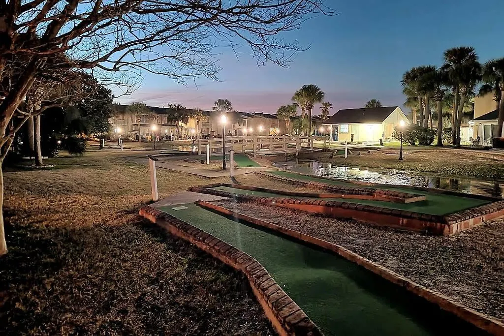 Pets Stay Free! Fenced! Parking For 2! 11 Pools! Panama City Beach Apartman