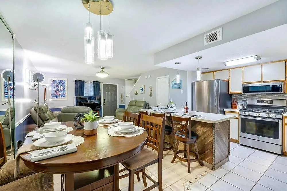 Pets Stay Free! Fenced! Parking For 2! 11 Pools! Panama City Beach