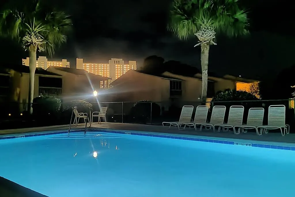 Pets Stay Free! Fenced! Parking For 2! 11 Pools! Panama City Beach Apartmán